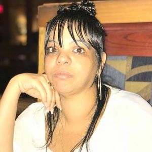 Meet your Posher, Mona